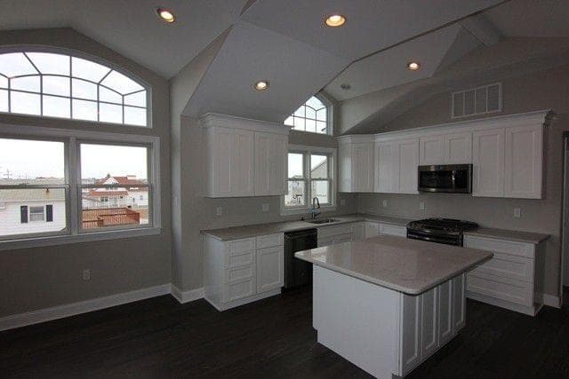 8211 Landis Ave — Sea Isle City